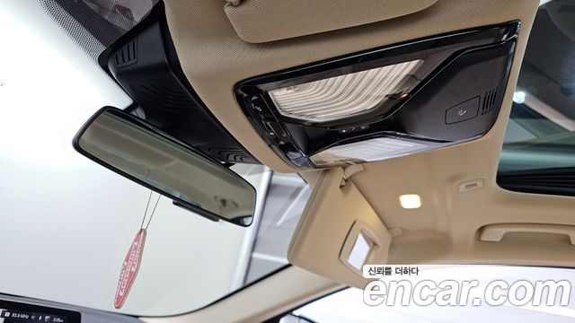 BMW 5-Series 2020 — photo 30