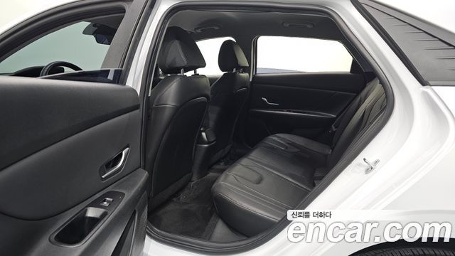 Hyundai AVANTE 2023 — photo 11