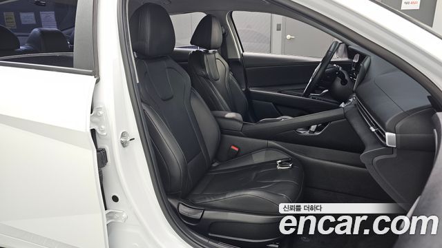 Hyundai AVANTE 2023 — photo 12