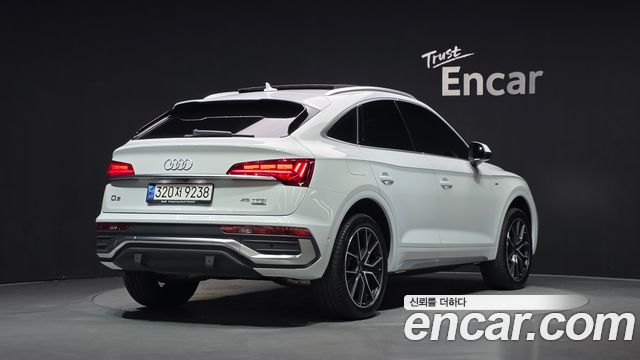 Audi Q5 2023 — photo 2