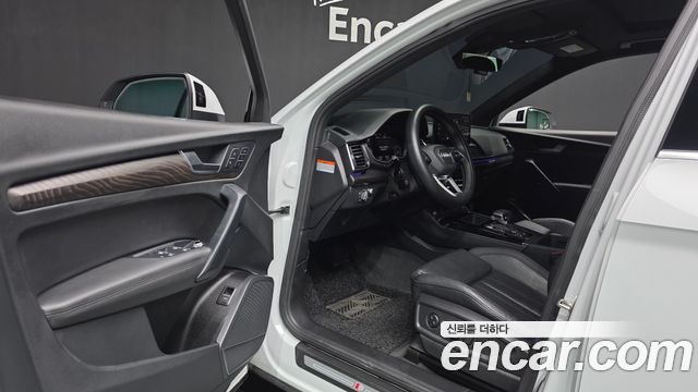Audi Q5 2023 — photo 10