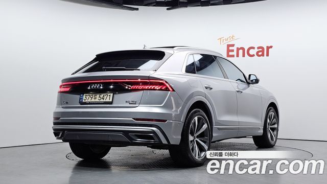 Audi Q8 2022 — photo 2