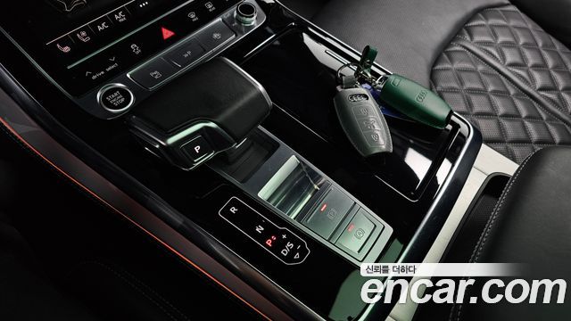 Audi Q8 2022 — photo 12