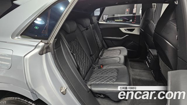 Audi Q8 2022 — photo 17