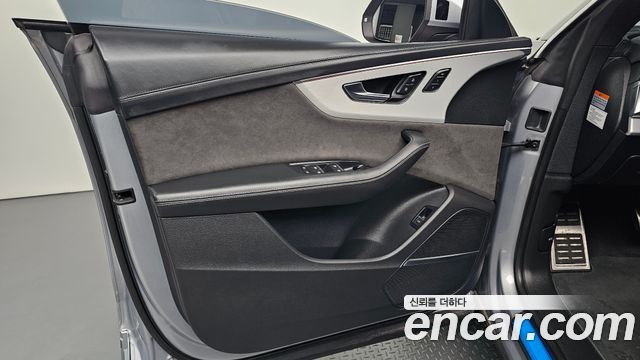 Audi Q8 2022 — photo 14