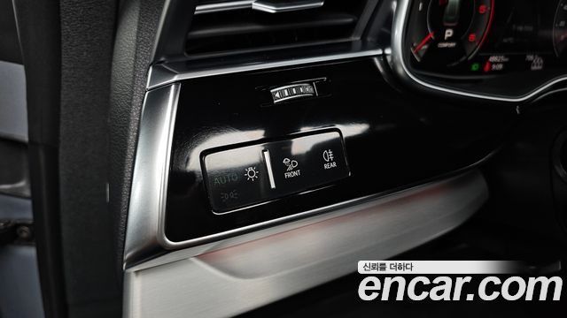 Audi Q8 2022 — photo 31