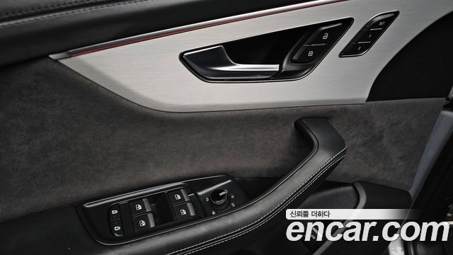Audi Q8 2022 — photo 34