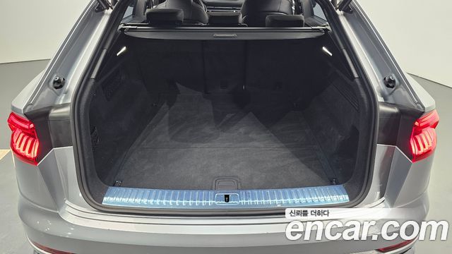 Audi Q8 2022 — photo 41