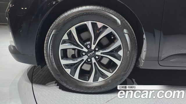Kia Canival 2023 — photo 5