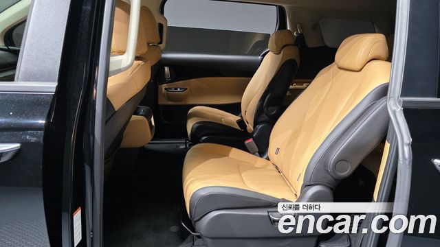 Kia Canival 2023 — photo 18