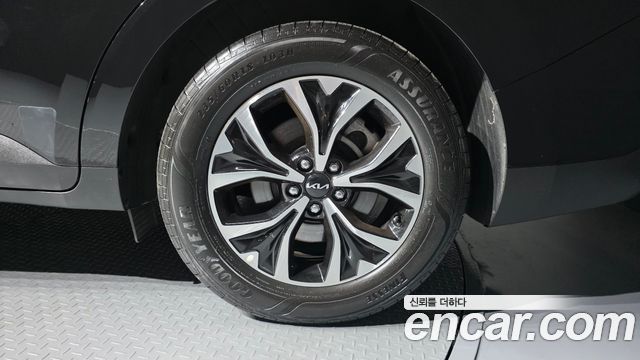 Kia Canival 2023 — photo 7