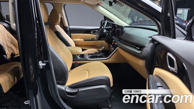 Kia Canival 2023 — photo 16
