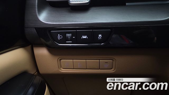 Kia Canival 2023 — photo 30
