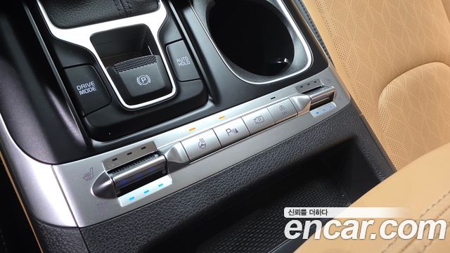Kia Canival 2023 — photo 32