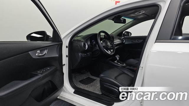 Kia K3 2022 — photo 13