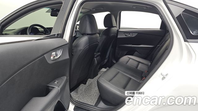 Kia K3 2022 — photo 18