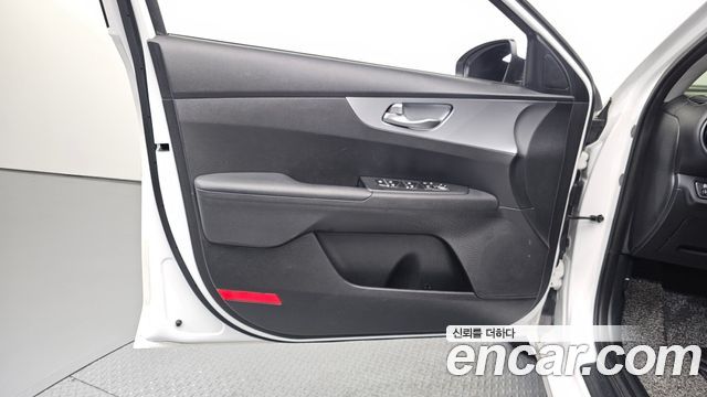 Kia K3 2022 — photo 14