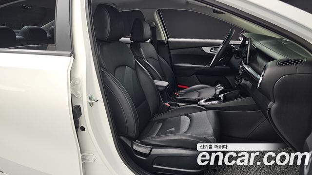 Kia K3 2022 — photo 16