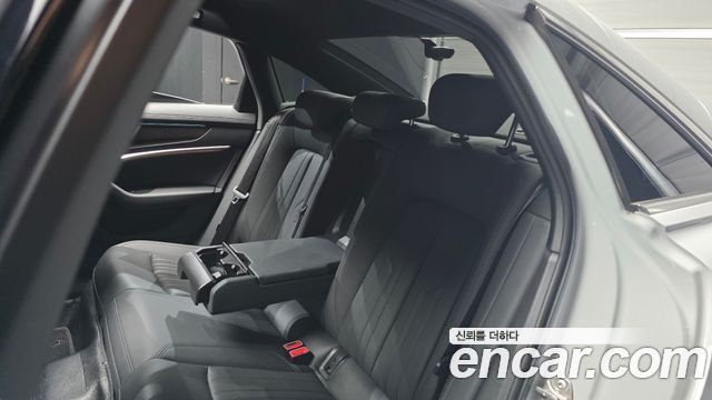 Audi A6 2022 — photo 18
