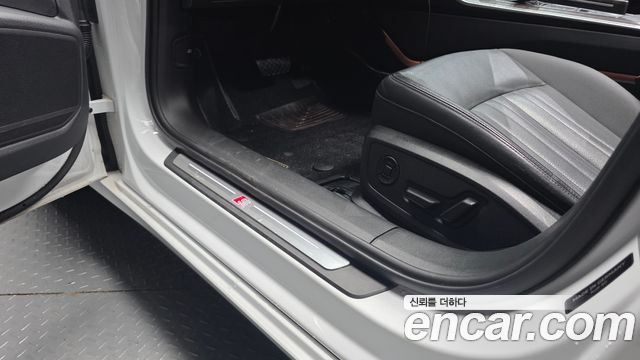 Audi A6 2022 — photo 30