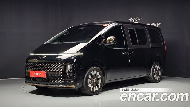 Hyundai Staria 2023 — photo 1