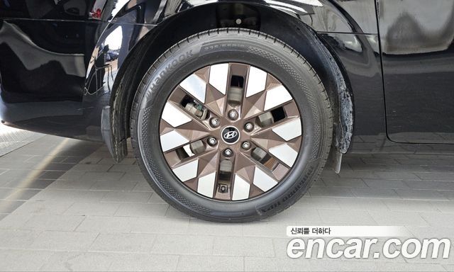 Hyundai Staria 2023 — photo 5