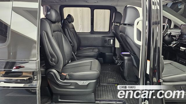 Hyundai Staria 2023 — photo 18