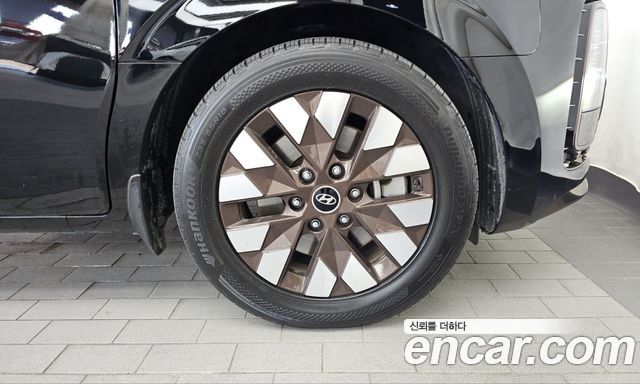Hyundai Staria 2023 — photo 7