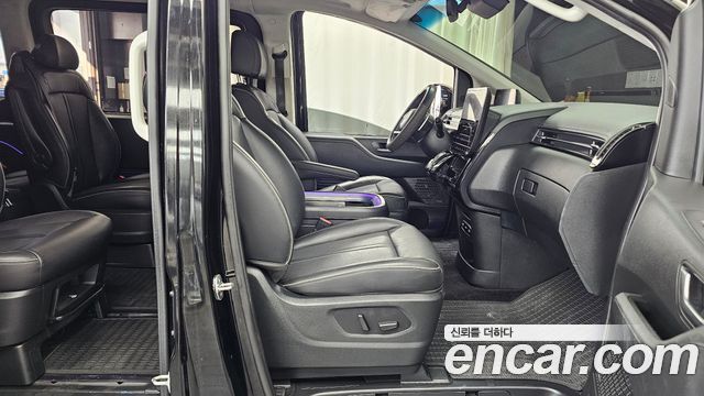 Hyundai Staria 2023 — photo 16