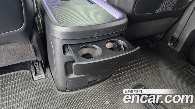 Hyundai Staria 2023 — photo 32