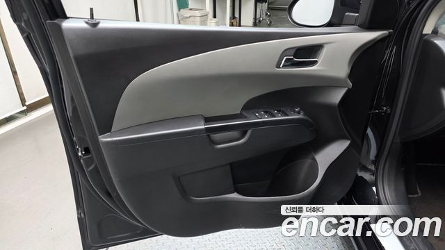 Chevrolet Korea Aveo 2015 — photo 14