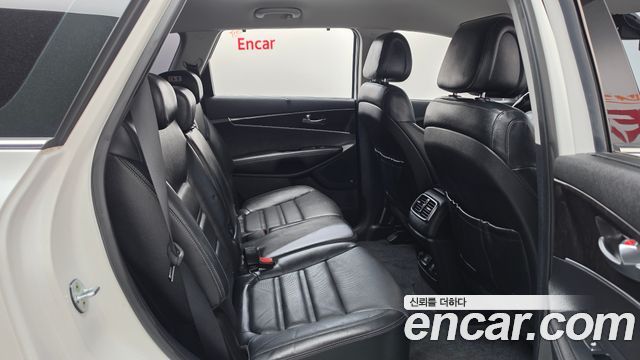 Kia Sorento 2016 — photo 17