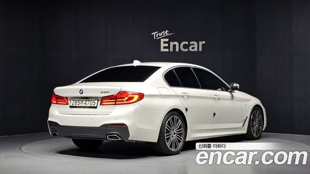 BMW 5-Series 2020 — photo 2