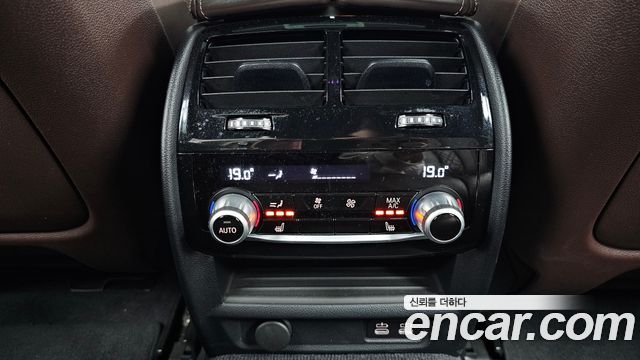 BMW 5-Series 2020 — photo 24