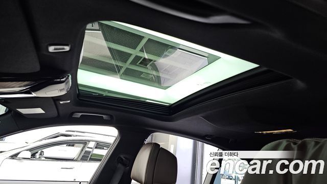 BMW 5-Series 2020 — photo 25