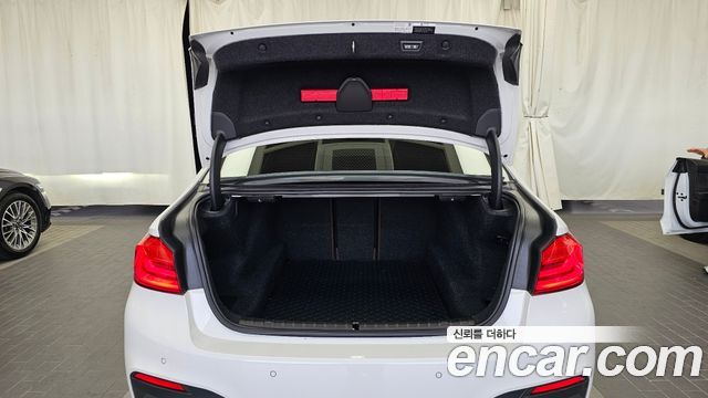 BMW 5-Series 2020 — photo 26