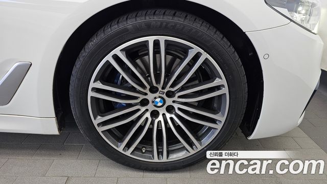 BMW 5-Series 2020 — photo 7