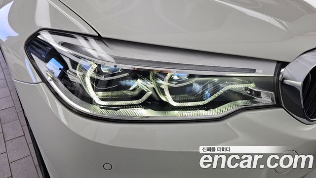 BMW 5-Series 2020 — photo 8