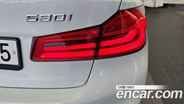 BMW 5-Series 2020 — photo 9