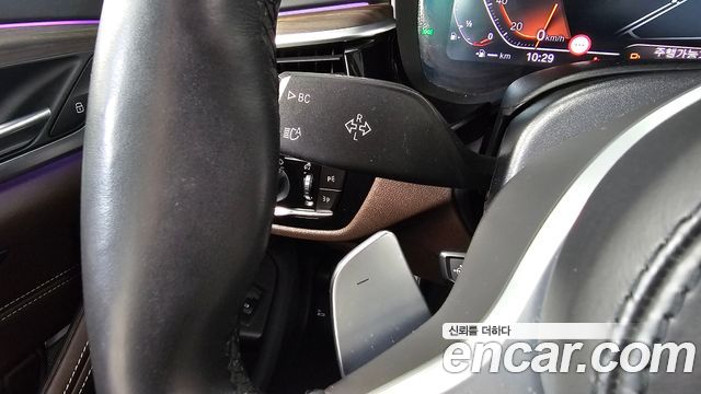 BMW 5-Series 2020 — photo 30