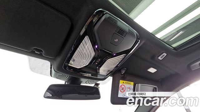 BMW 5-Series 2020 — photo 32