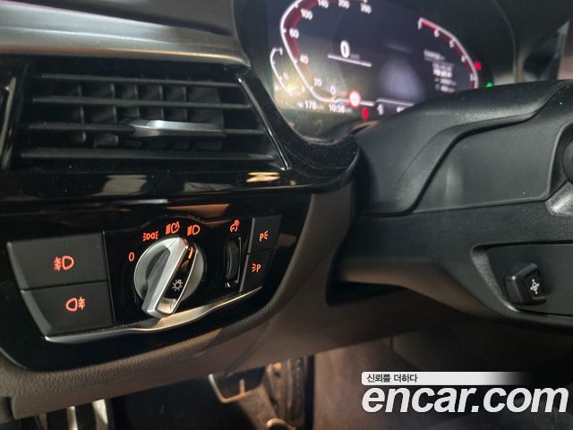 BMW 5-Series 2020 — photo 10