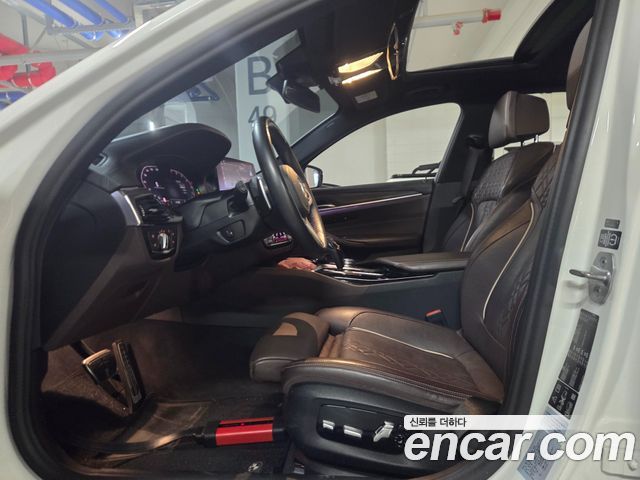 BMW 5-Series 2020 — photo 11