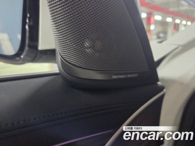 BMW 5-Series 2020 — photo 13