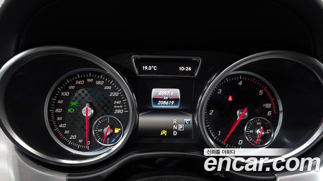 Mercedes-Benz GLE-Class 2018 — photo 8