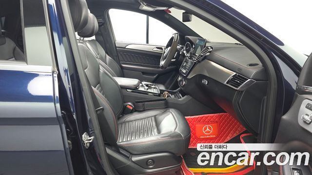 Mercedes-Benz GLE-Class 2018 — photo 11
