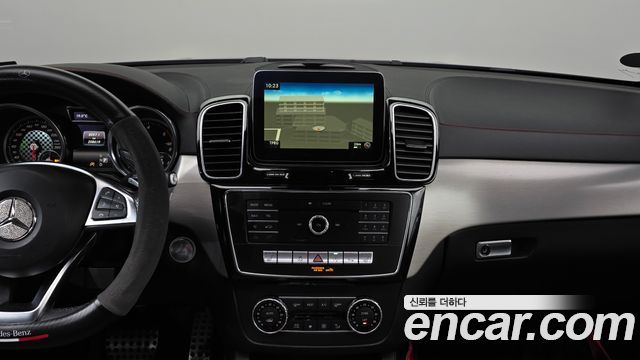 Mercedes-Benz GLE-Class 2018 — photo 14