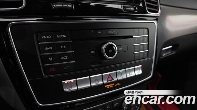 Mercedes-Benz GLE-Class 2018 — photo 16