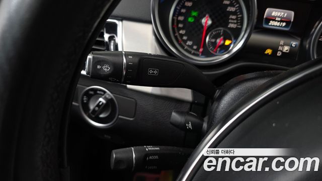 Mercedes-Benz GLE-Class 2018 — photo 19