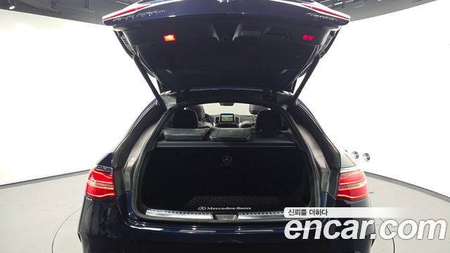 Mercedes-Benz GLE-Class 2018 — photo 20